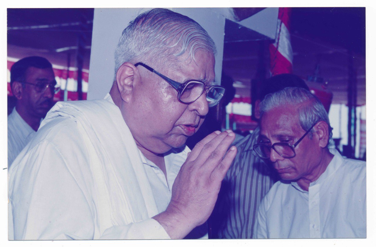 sn goenkaji at pagoda